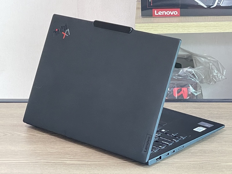 Lenovo Thinkpad X1 Carbon 12th