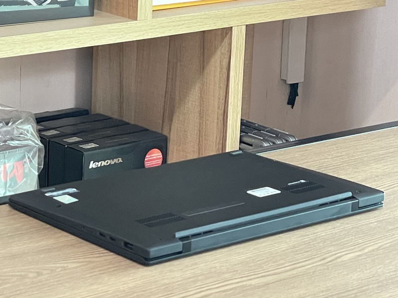 Lenovo Thinkpad X1 Carbon 12th