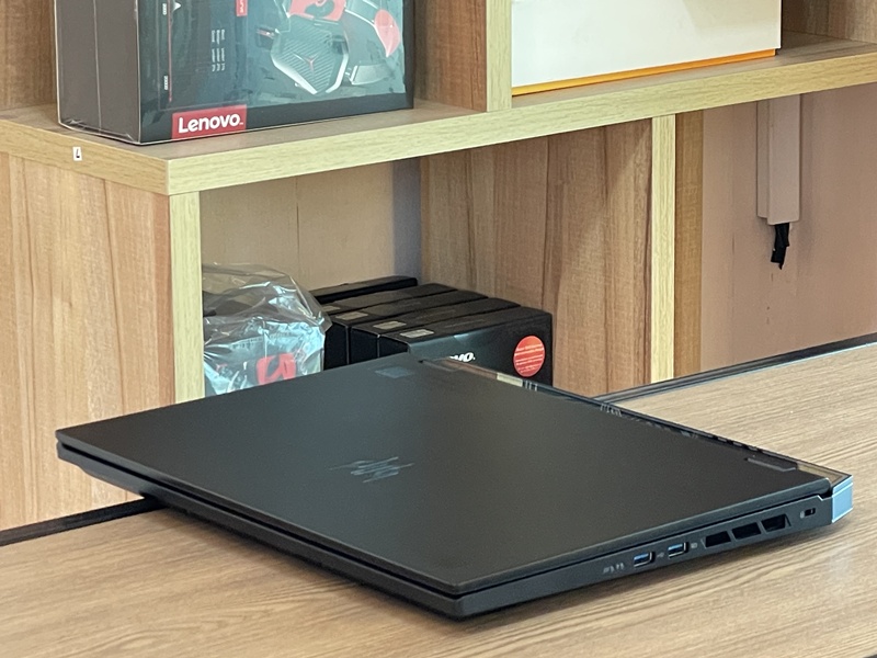 Acer Predator Helios 16 PHN16-72-98J4