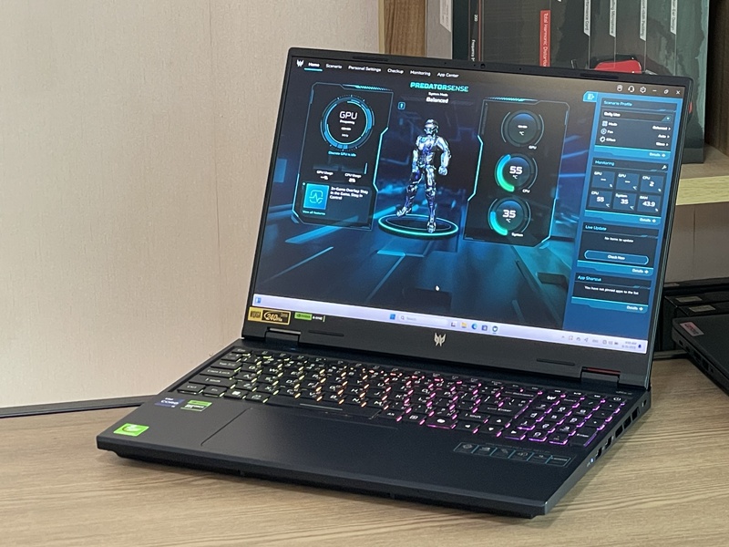 Acer Predator Helios 16 PHN16-72-98J4