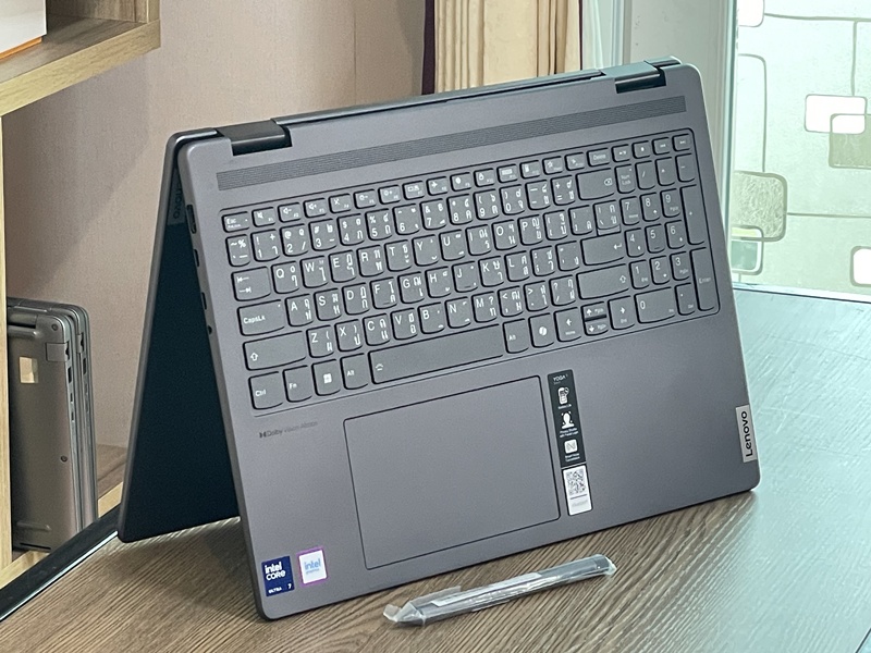 Lenovo Yoga 7i 2-in-1 (16' Gen 9)