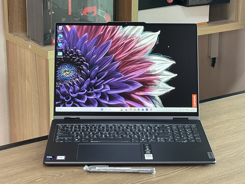 Lenovo Yoga 7i 2-in-1 (16' Gen 9)