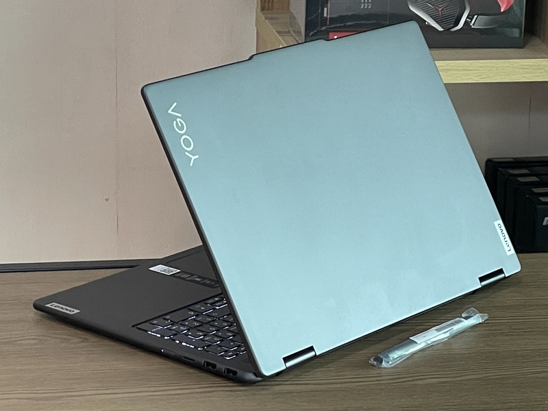 Lenovo Yoga 7i 2-in-1 (16' Gen 9)