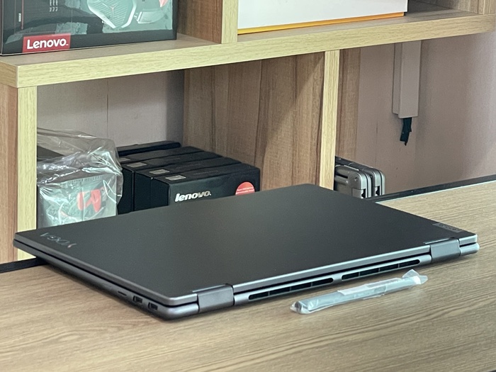 Lenovo Yoga 7i 2-in-1 (16' Gen 9)