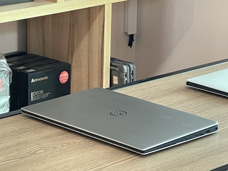 DELL XPS 13 9360