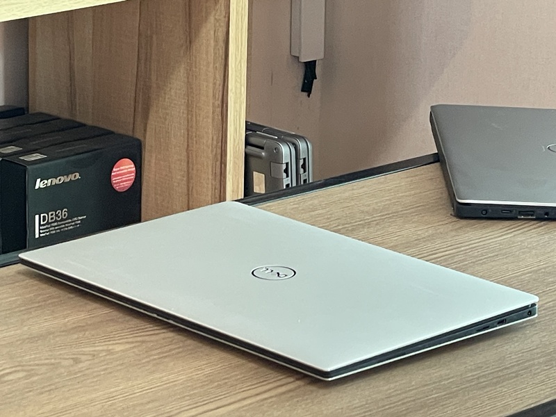 DELL XPS 13 7390