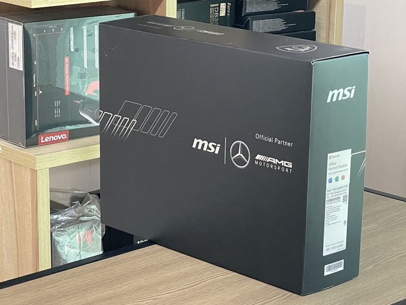 MSI Stealth 16 Mercedes-AMG Motorsport
