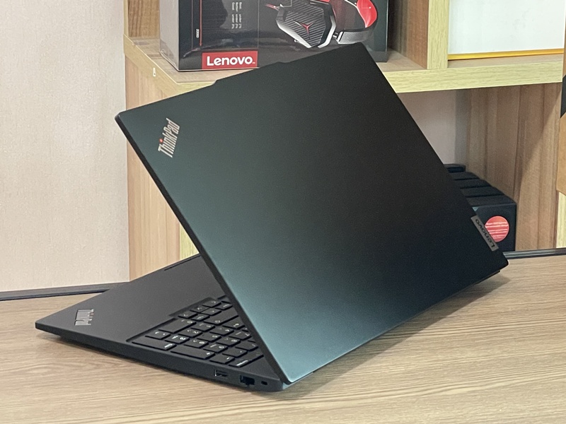 Lenovo ThinkPad E16 G2