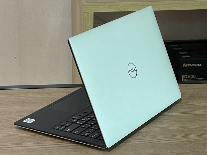 DELL XPS 13 7390