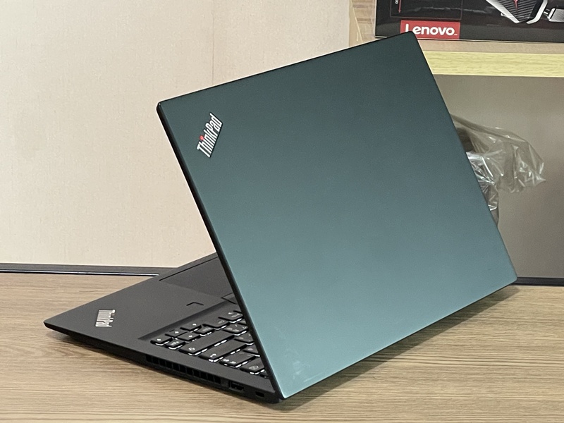 Lenovo Thinkpad T495s