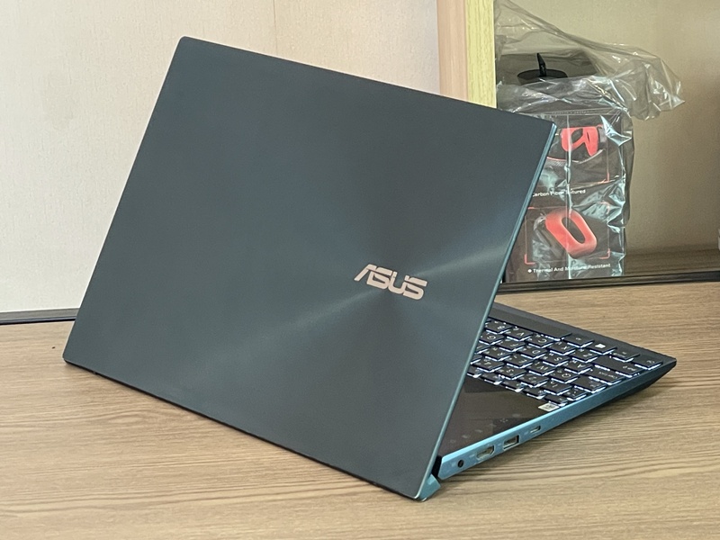 Asus ZenBook Duo UX481FL