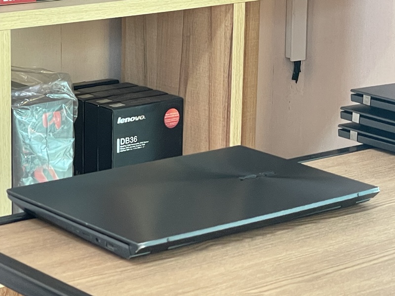 Asus ZenBook Duo UX481FL