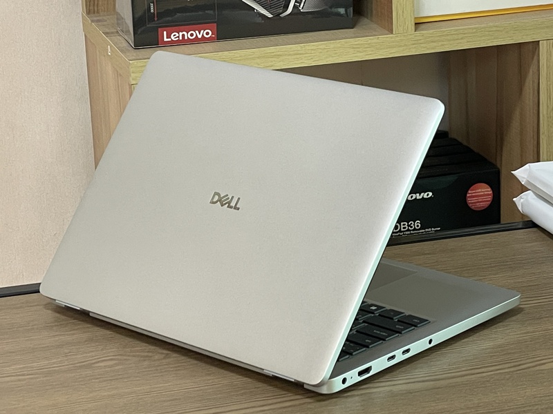 DELL Pro 14 PC14250