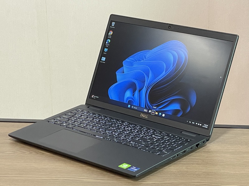 DELL Latitude 3520
