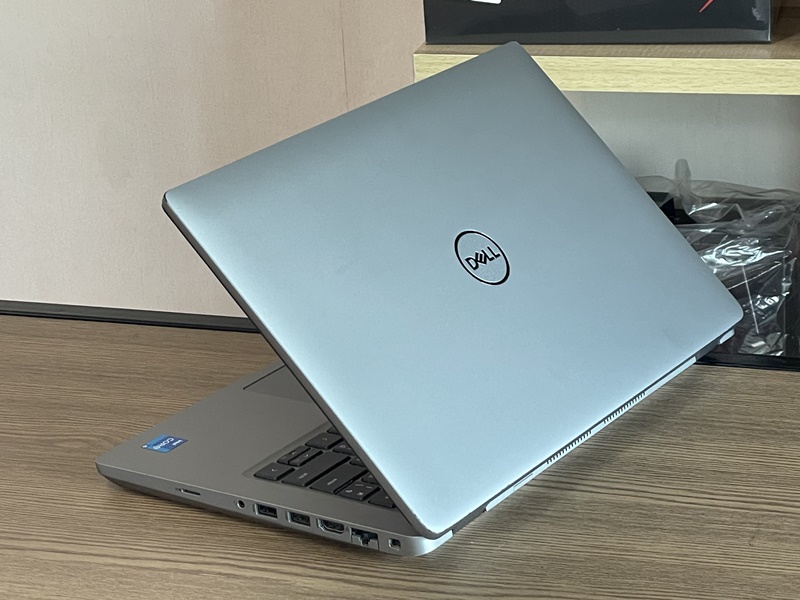 Dell Latitude 5421