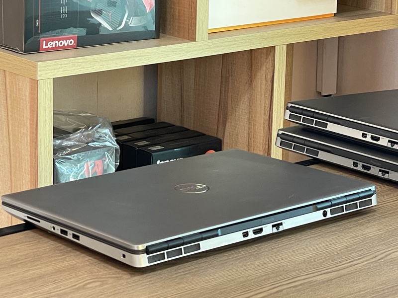ราคาพิเศษ 38,900 RAM64GB Dell Precision 7560