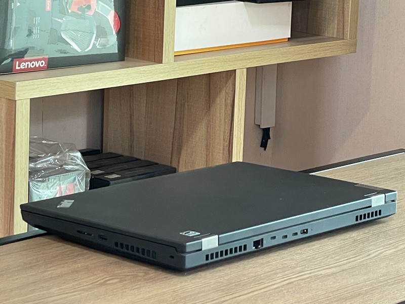 Lenovo ThinkPad P15 G1