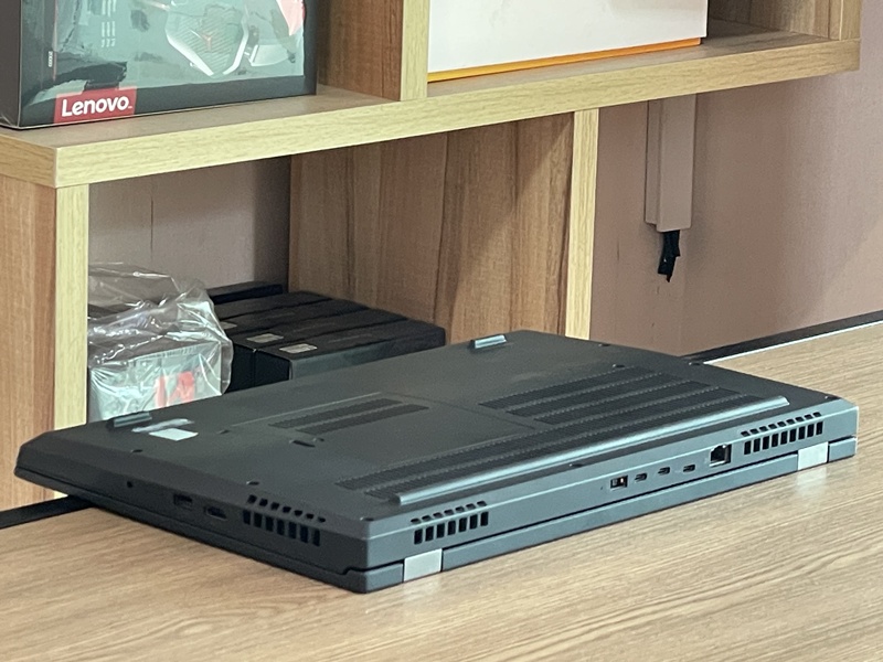 Lenovo ThinkPad P15 G1