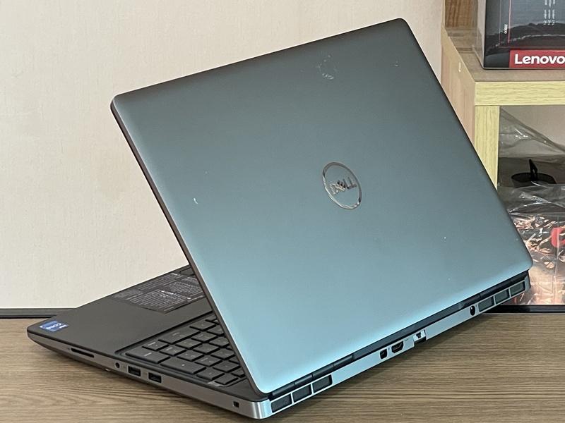 Dell Precision 7560