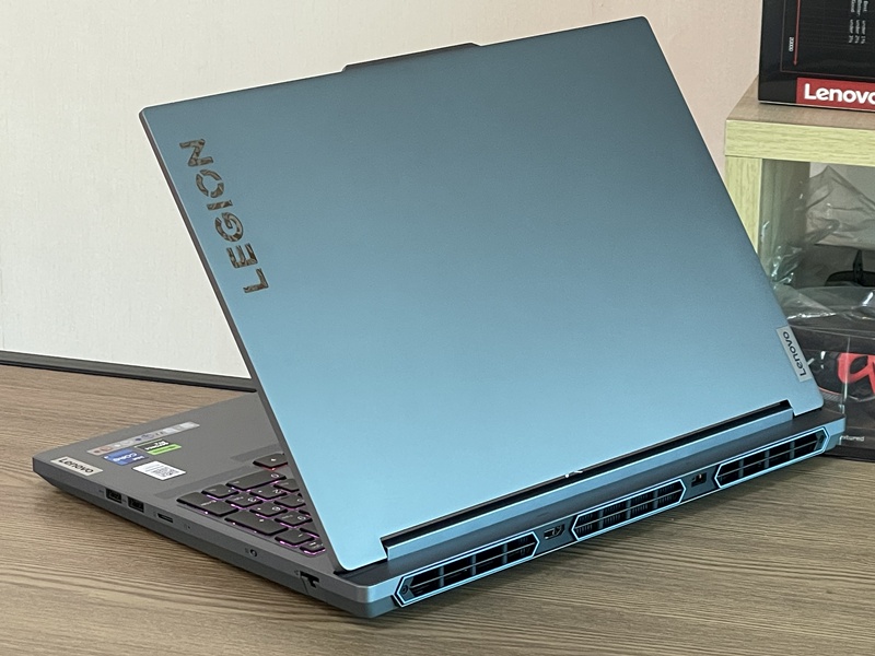Lenovo Legion 5 15IRX9