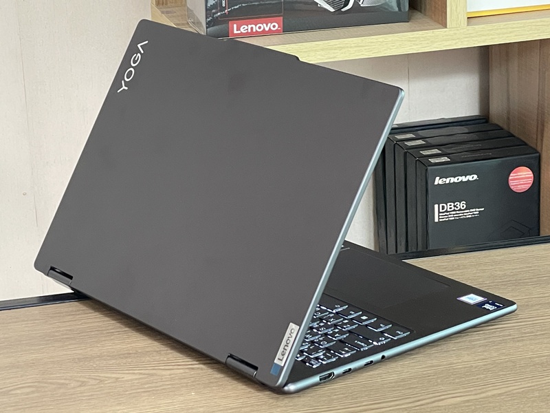 Lenovo Yoga 7i 2-in-1 (16' Gen 9)