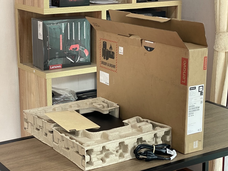 Lenovo Yoga 7i 2-in-1 (16' Gen 9)