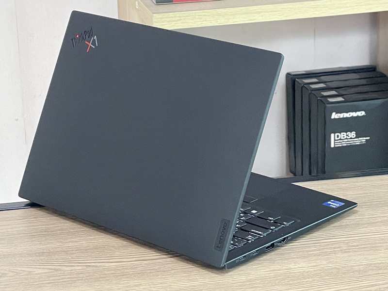 Lenovo ThinkPad X1 Carbon G10