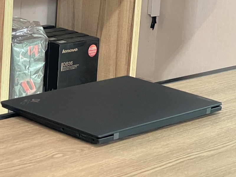 Lenovo ThinkPad X1 Carbon G10