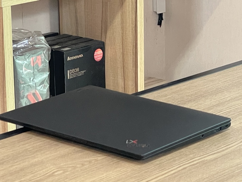 Lenovo ThinkPad X1 Carbon G10