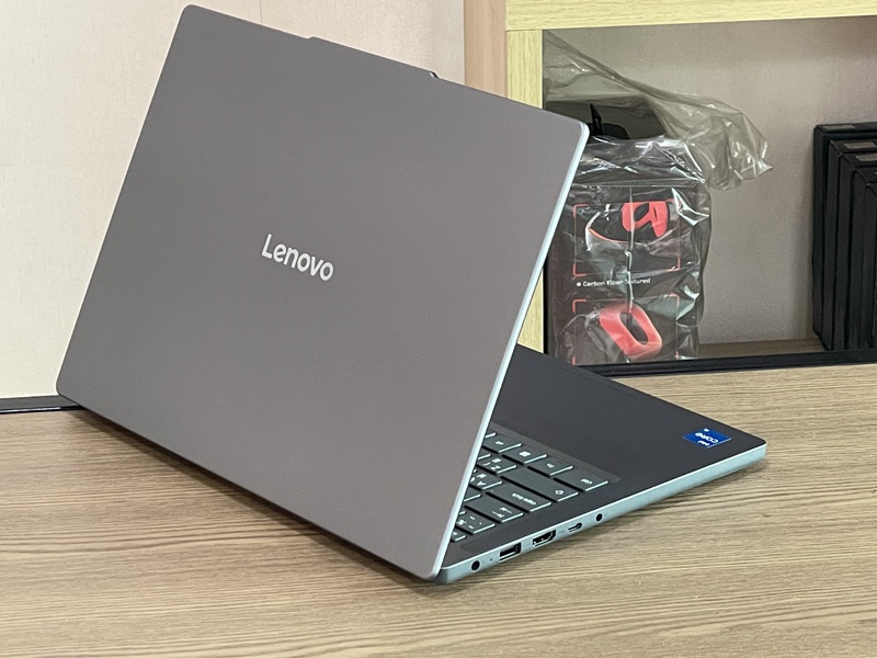 Lenovo IdeaPad Slim 3 14IRH10