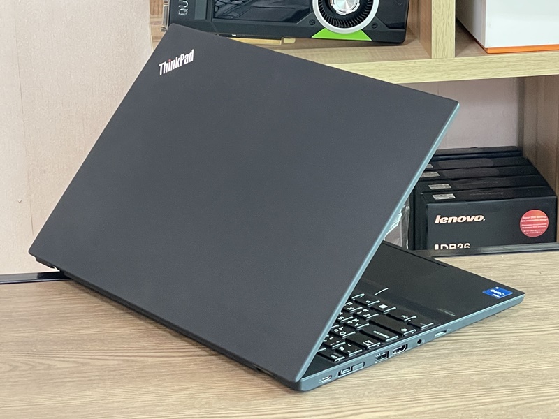 Lenovo ThinkPad T15 G2