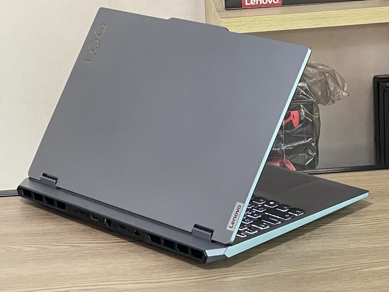 Lenovo LOQ 15ARP9-83JC003MTA