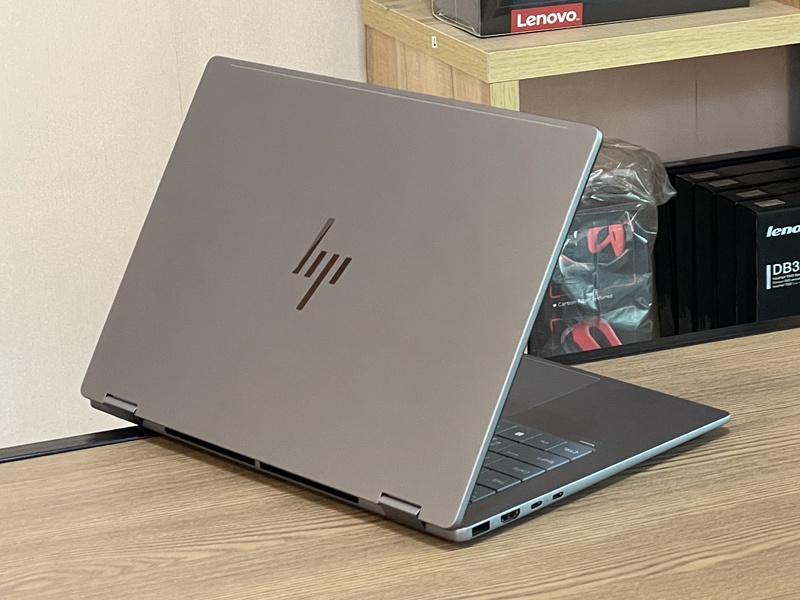 HP OmniBook X Flip 14