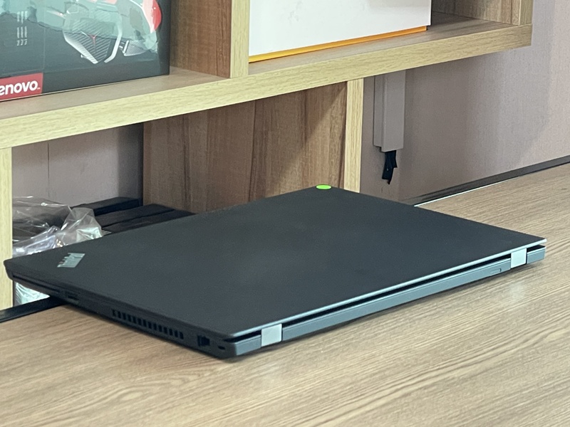 Lenovo ThinkPadT15 G1