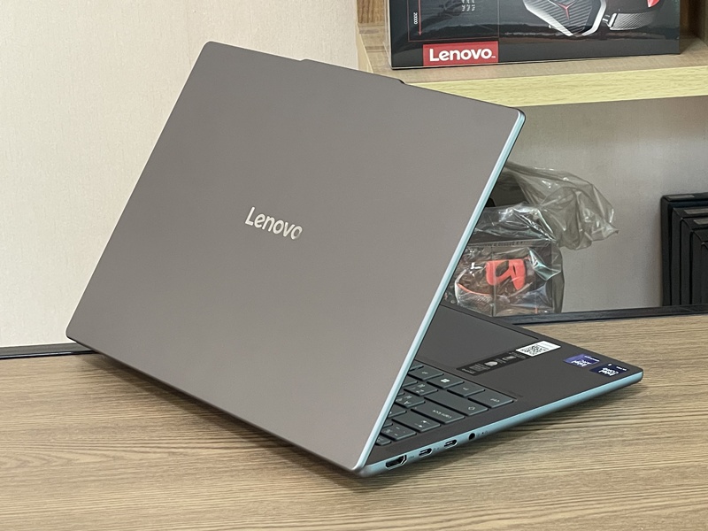 Lenovo IdeaPad Slim 5 14IAH10