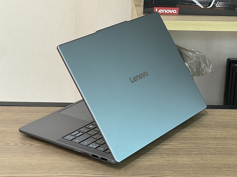 Lenovo IdeaPad Slim 5 14IAH10