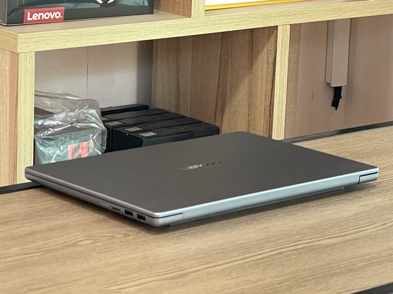 Lenovo IdeaPad Slim 5 14IAH10