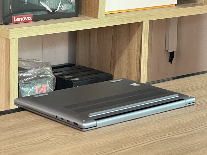 Lenovo IdeaPad Slim 5 14IAH10