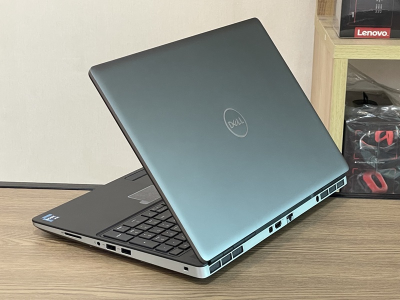 Dell Precision 7560