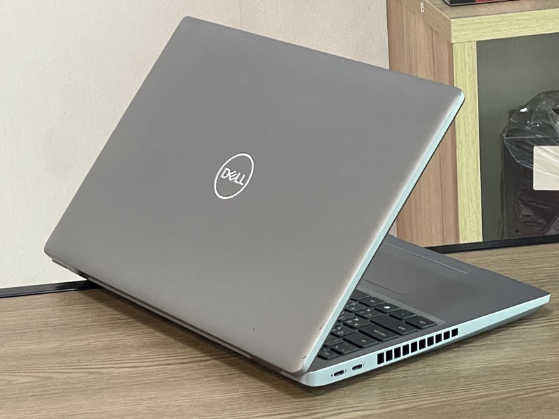 Dell Precision 3560