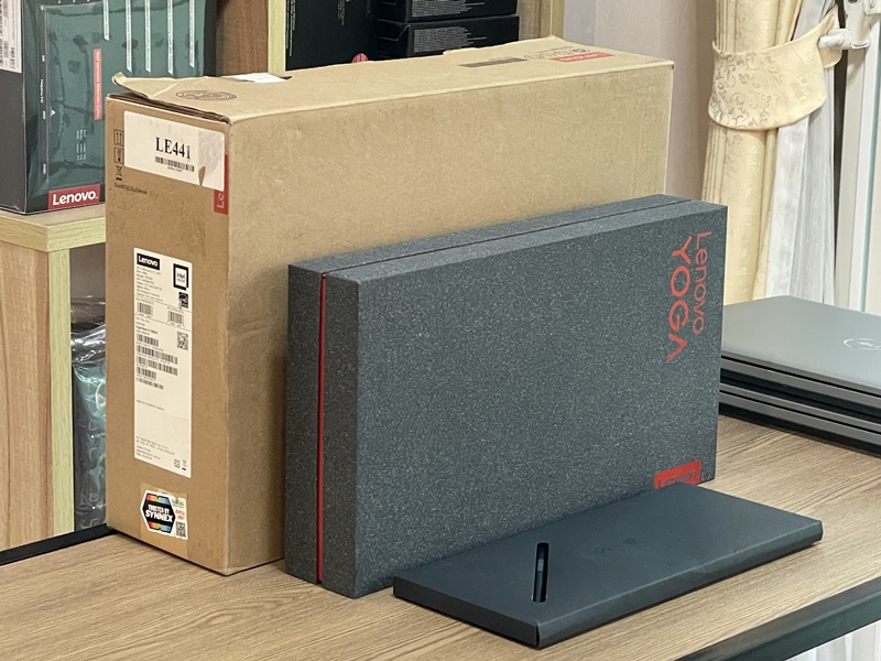 Lenovo Yoga Book 9 13IMU9