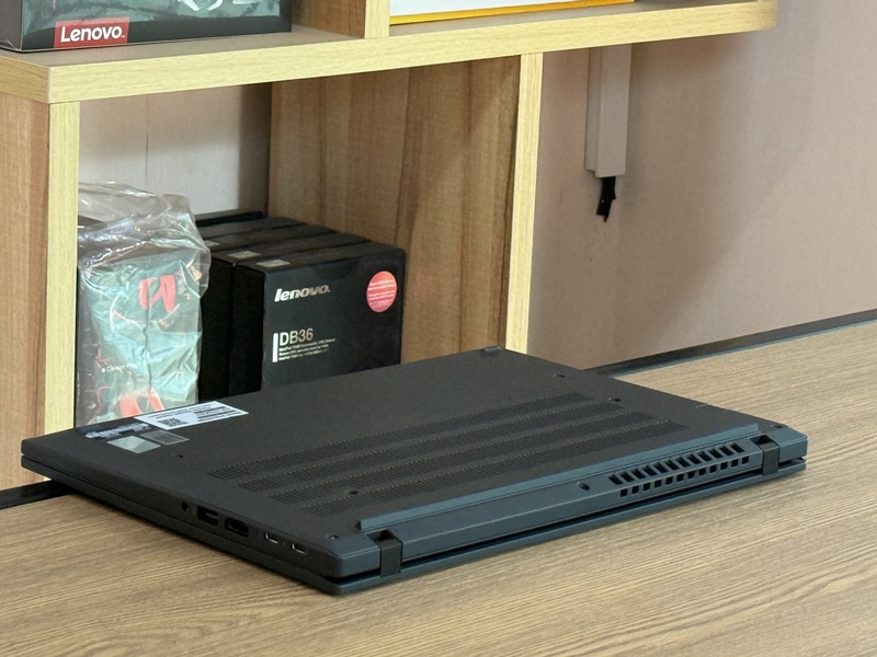 Lenovo Thinkpad P14s Gen 6