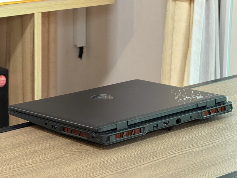 MSI Crosshair 16 HX AI D2XWGKG-022TH