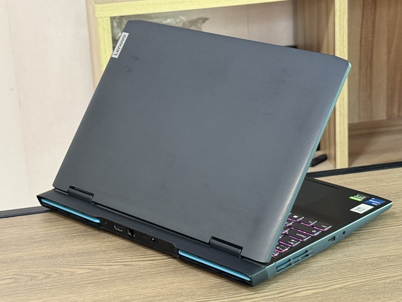 Lenovo IdeaPad Gaming 3 15IAH7