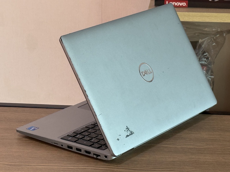Dell Latitude 5520