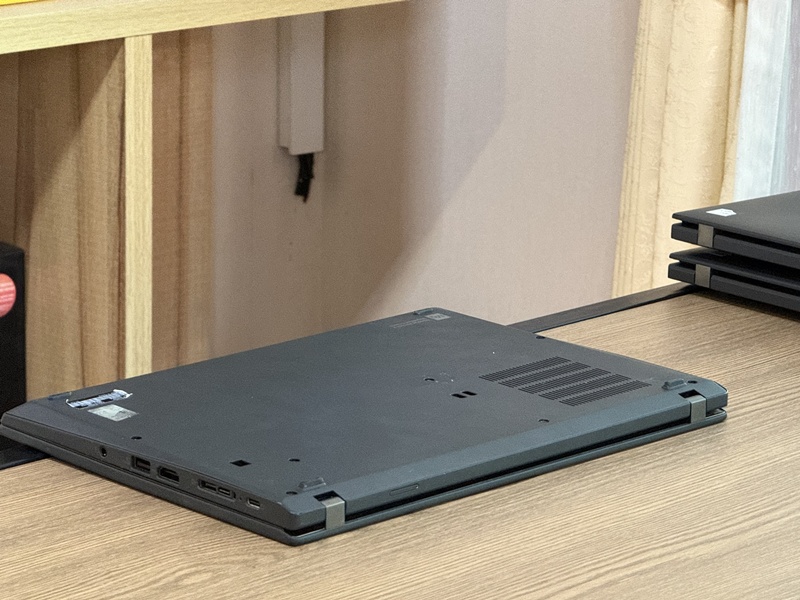 Lenovo Thinkpad X13 G2