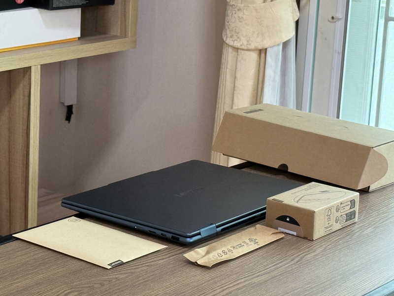 Lenovo Yoga 7 2-in1 14AKP10-83JR0015TA