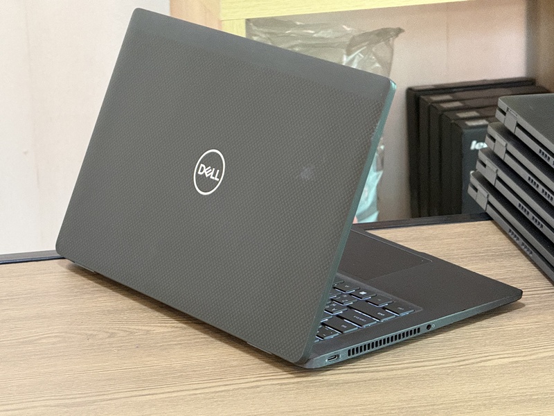 DELL Latitude 7430