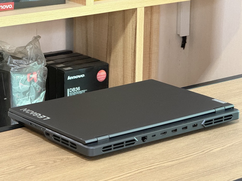 Lenovo Legion Pro 5 16IRX8