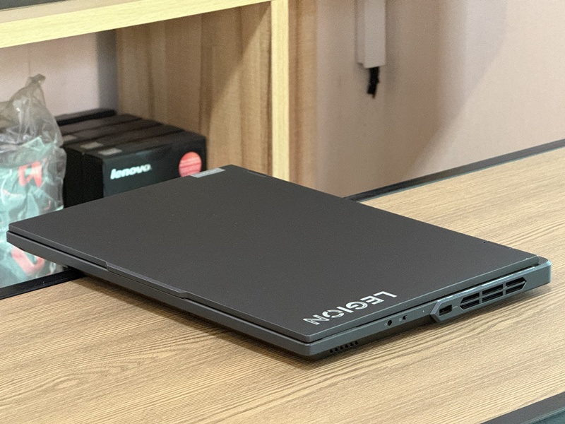 Lenovo Legion Pro 5 16IRX8